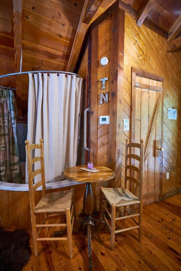 Gatlinburg Area Hottub Cabin - Ladyslipper Sevierville Exterior photo